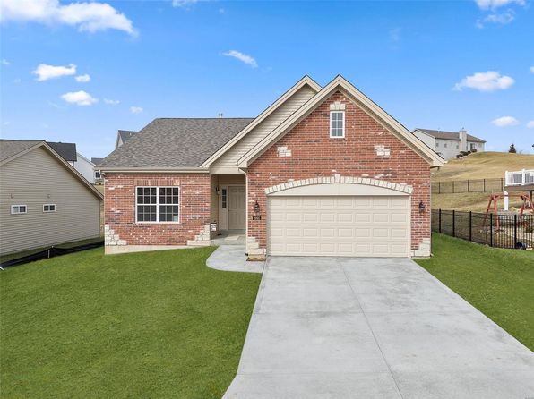 2995 Halls Green Dr, Washington, MO 63090