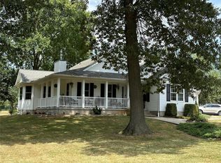 1131 Springbrook Park Dr, Farmington, MO 63640