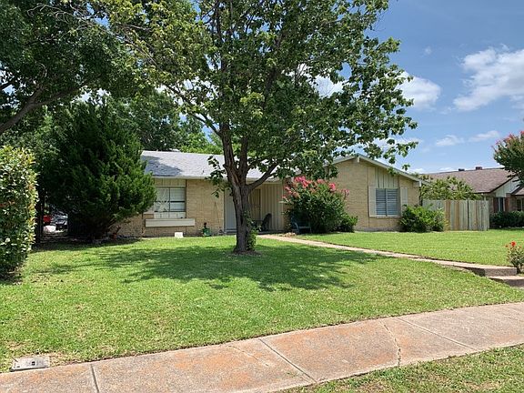 3rd image of 4606 Tealwood Cir