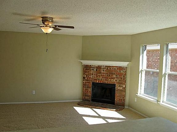 4th image of 1571 Chivalry Ln