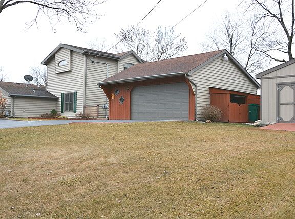 5th image of 17020 Robinhood Dr