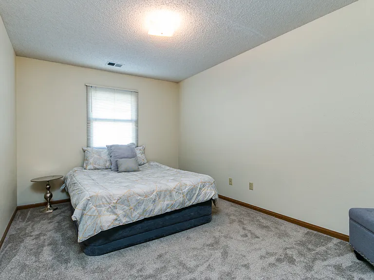 1620 McCain Ln — Photo 9