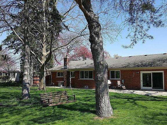 3rd image of 32753 Desmond Dr