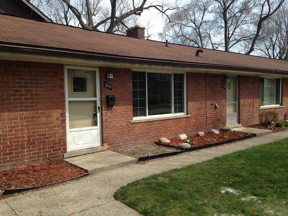 1st image of 811 Wyandotte Ave