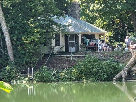 5th image of 5095 Mirror Lake Dr
