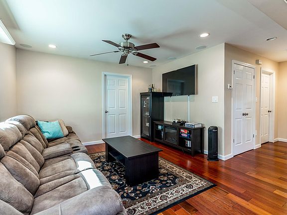5th image of 191 Shelter Ln