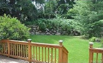 5th image of 40 Burdick Woods Ct #1