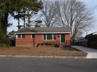 7 Westlawn Dr, Hampton, VA 23664