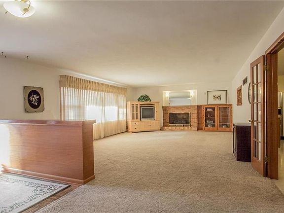 2nd image of 7221 Hullwood Ave