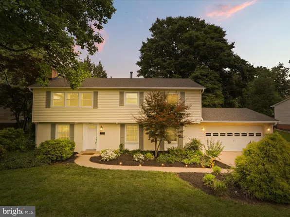 9527 Old Creek Dr, Fairfax, VA 22032