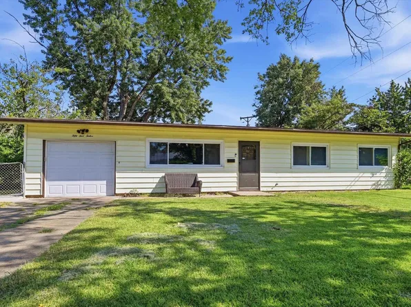 5512 SW 18th St, Topeka, KS 66604