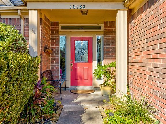 3rd image of 18182 Holly Forest Dr
