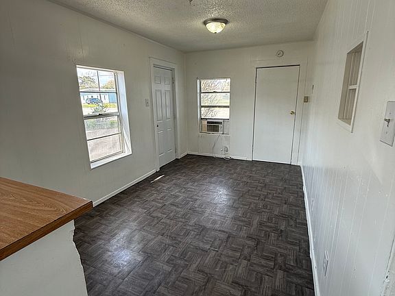 3rd image of 2106 Texas Ave #9