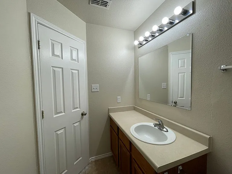 5730 Golf Hts #1 — Photo 14