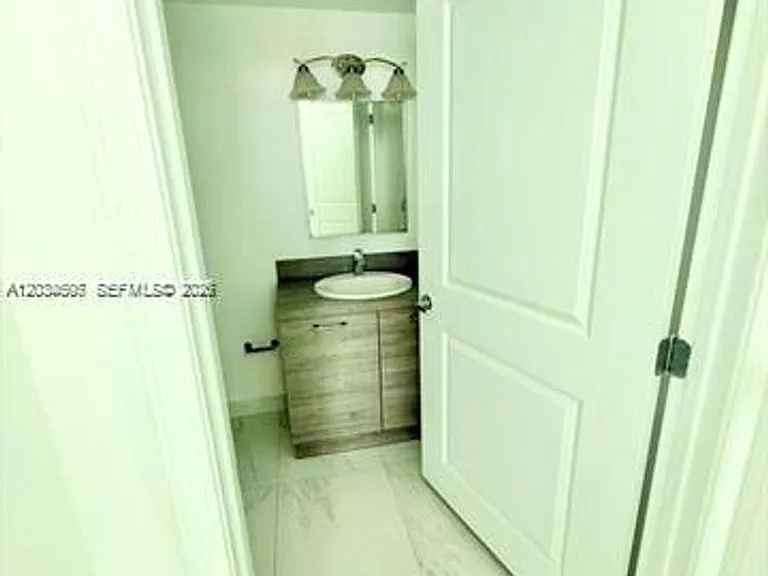 400 Sunny Isles Blvd #817 — Photo 13