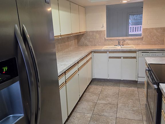 5th image of 499 W Paseo Solana