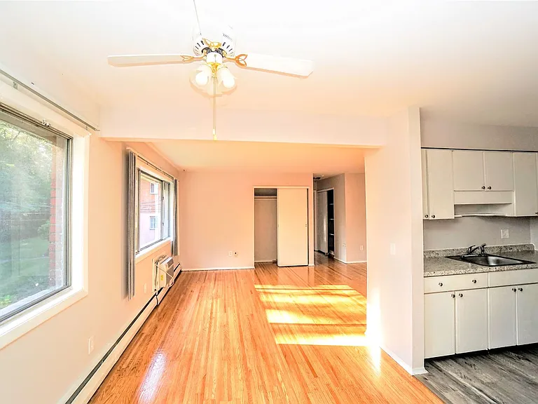 146 Woodhill Dr #6 — Photo 4