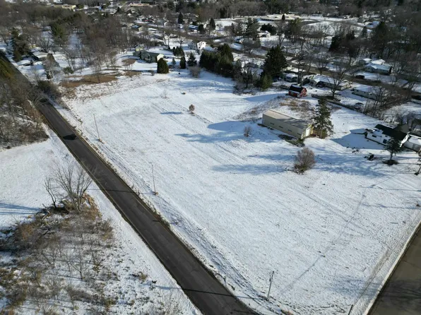1 Edgerton Rd, Edgerton, WI 53534