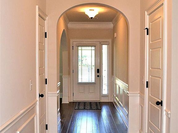 3rd image of 304 White Oleander Dr