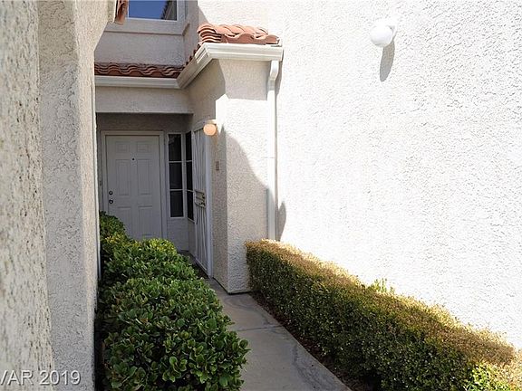 3rd image of 2975 Bluegrass Ln APT 612