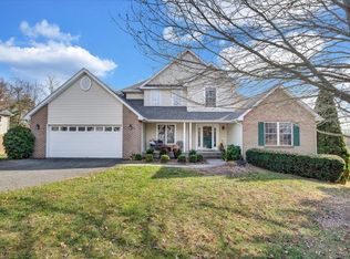 409 Wildflower Ln, Blacksburg, VA 24060