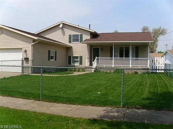 1077 Sutherland Ave, Akron, OH 44314