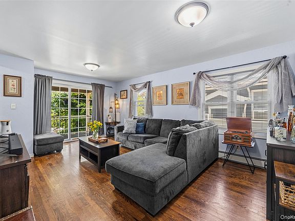 2nd image of 1463 Lincoln Terrace