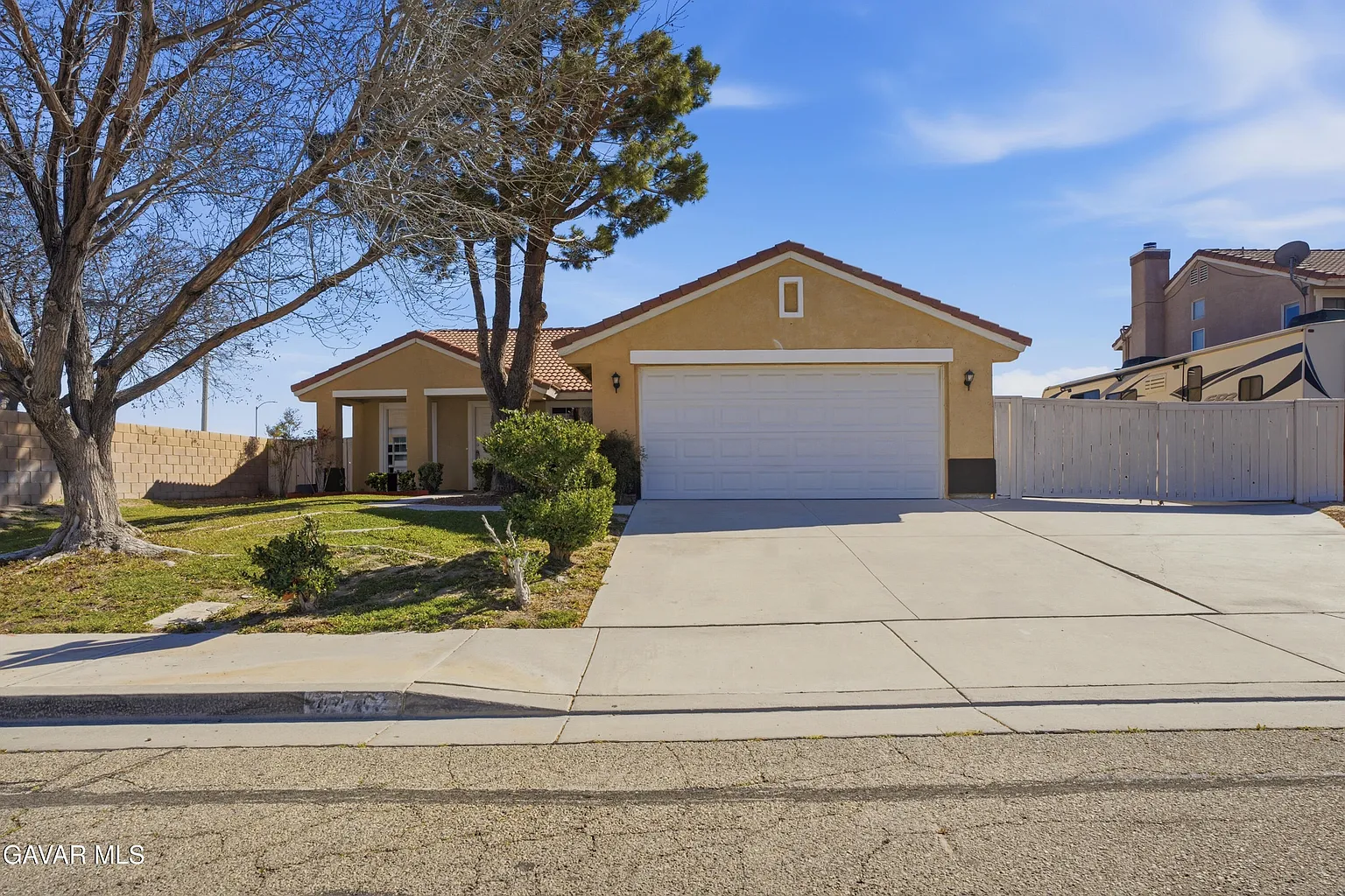 44762 Shadowcrest Dr photo 1