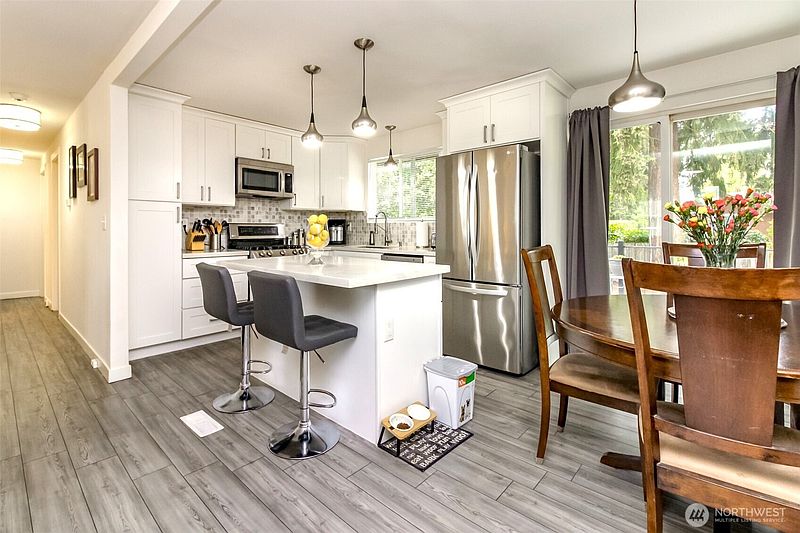 3rd image of 33227 39th Avenue SW