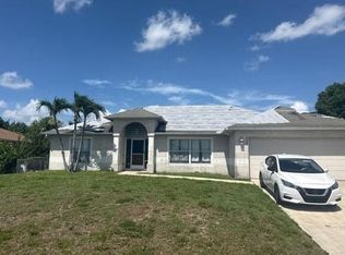 464 NE 1st Pl, Cape Coral, FL 33909