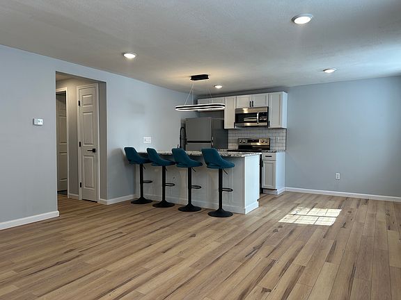 2nd image of 319 Park St APT 2