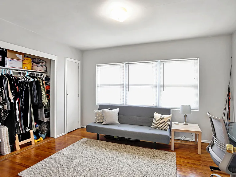 205 11th Ave N #3 — Photo 11