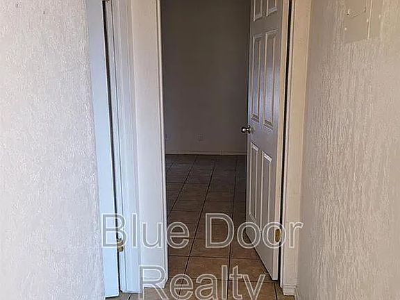 4th image of 4601 Carlisle Blvd NE APT H3