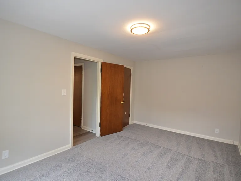 6615 Bantry Ave — Photo 12