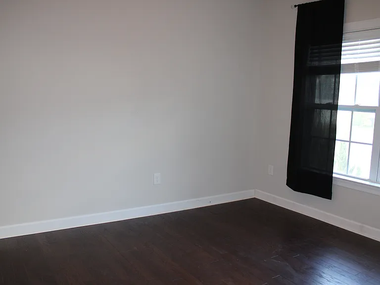 241 Vinewood Pl — Photo 2
