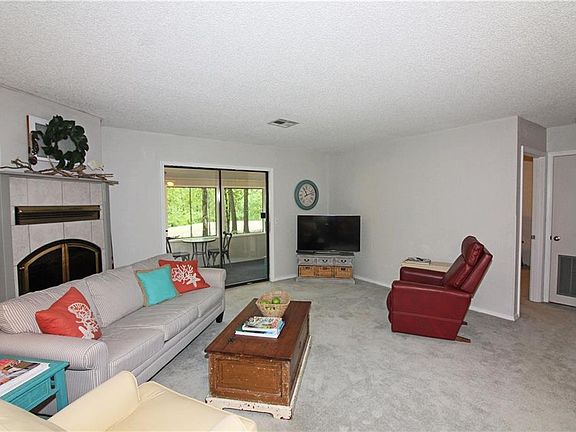 3rd image of 510 Carroll Dr