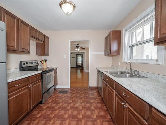 5th image of 1460 N Bosart Ave