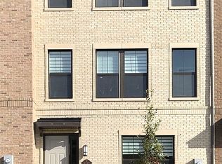 3117 Alan Shepard St, Herndon, VA 20171