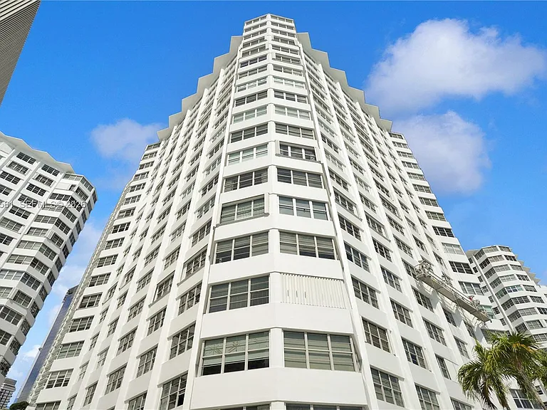 905 Brickell Bay Dr #1121 — Photo 16