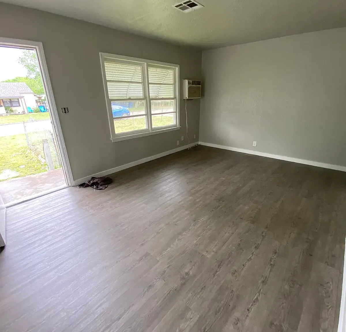 2 bed, 915 sqft, $1,150 — Photo 2