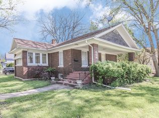 654 Bluff City Blvd, Elgin, IL 60120