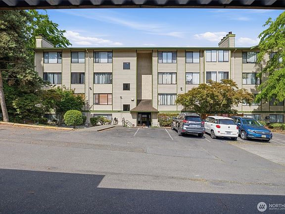 3rd image of 9512 1st Avenue NE #202