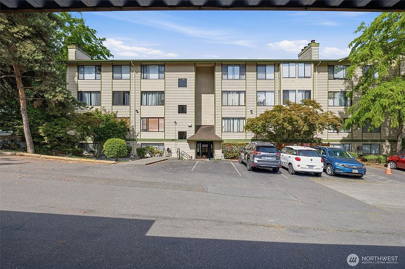3rd image of 9512 1st Avenue NE #202