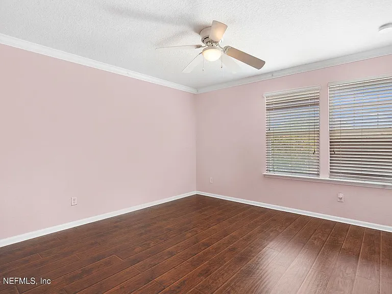 352 Silver Glen Ave — Photo 14