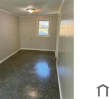626 1/2 Glenwood St — Photo 5