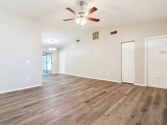 4th image of 5716 Kneeland Ln