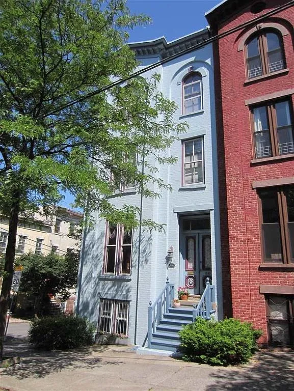 1 bed, 650 sqft, $1,100 — Photo 1