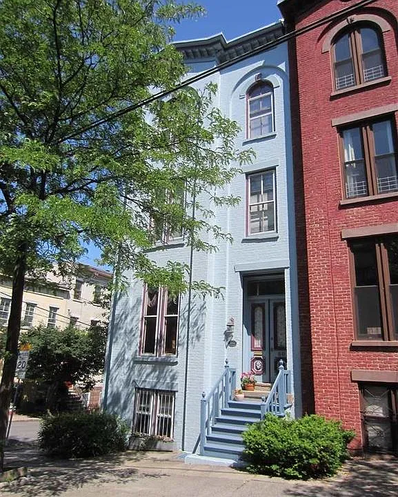 60 Philip St #BASEMENT