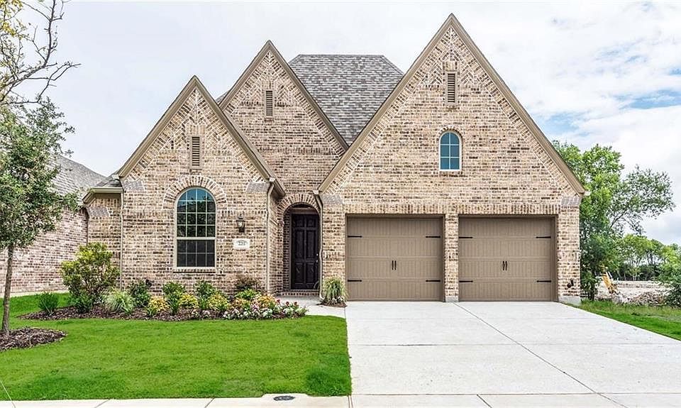 1st image of 2211 Bennington Dr