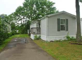 8 Barn Ln, Milford, CT 06460